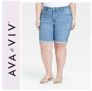 Ava & Viv Plus Size Roll Cuff Bermuda Jean Shorts Medium Wash. Size 28W